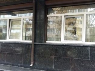 Жителя Винницы, разбившего окна в здании Генпрокуратуры в Киеве