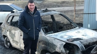 B Днепре мужчине сожгли автомобиль после вопроса Порошенко