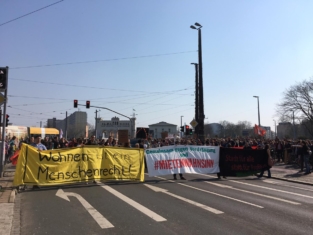 Десятки тысяч немцев вышли на марши протеста против повышения квартплаты