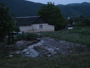 На Прикарпатті значний підйом води у річках