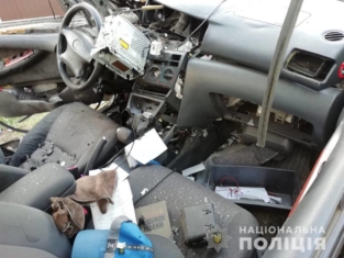 В Харькове в окно автомобиля бросили гранату, водителя госпитализировали