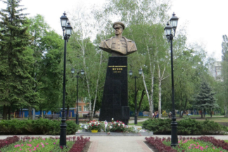 Харьков памятник Жукову