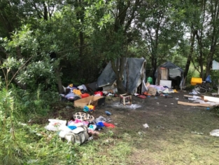 Суд звільнив від покарання двох нападників на ромський табір у Львові