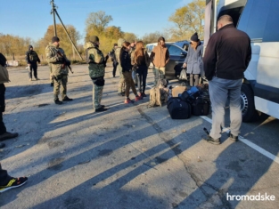 Поліція вилучила зброю у ветеранів АТО, які проривалися у Золоте для зриву розведення сил