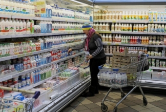 Українці витрачають на продукти харчування 42% своїх доходів