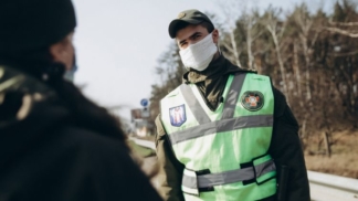 Нацгвардия и полиция начали контролировать въезд-выезд из Киева