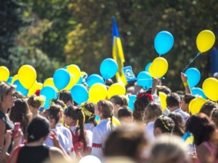 Почти половина украинцев назвала русский язык историческим достоянием Украины