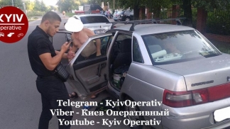 В Киеве задержали педофила, который прямо в авто занимался сексом с подростком