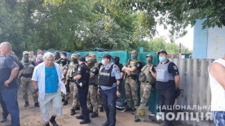 На Харківщині люди вимагають від ромів виїхати із селища: між ними сталася бійка