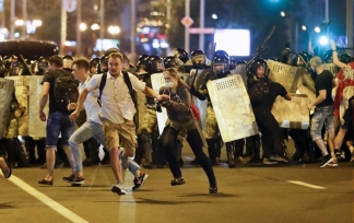 После разгона акции протеста в Бресте в сеть выложили данные тысячи правоохранителей