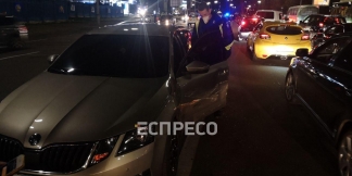 На Дружбы народов в Киеве столкнулись три авто: есть пострадавший (ФОТО, ВИДЕО)