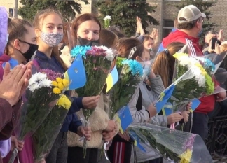 На Луганщині з оплесками провели рятувальників додому після ліквідації пожеж