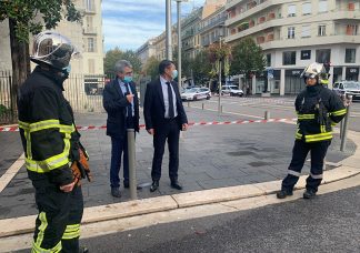 В Ницце возле церкви обезглавили женщину и закололи мужчину. Мэр города назвал это терактом