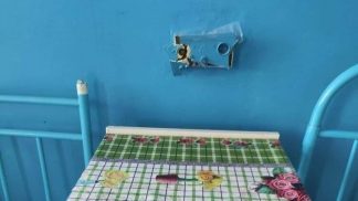 Одна медсестра на 60 человек: в сети показали разруху в больнице Харькова с больными СOVID-19 (ФОТО)