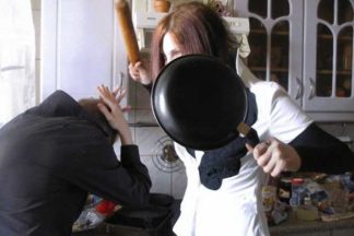 В Одесі мати вдарила розпеченою сковорідкою 10-річну дочку