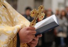 За проросійські заяви на похороні бійця ЗСУ попу на 12 років заборонили релігійні посади
