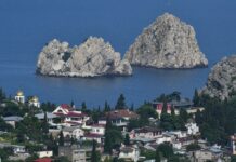 В Росії заявили про масовану атаку дронів на Крим