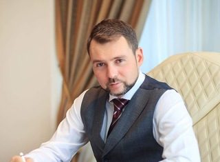 Черкаський суддя Андріан Гладун придбав нову квартиру та елітну іномарку і почав скуповувати криптовалюти